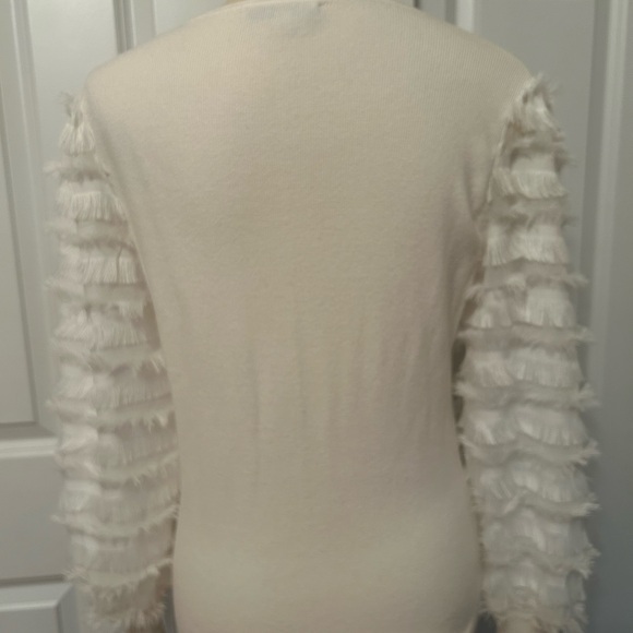 Sioni Milano Beautiful Unique White Sweater with Sheer Fringe Sleeves - Picture 2 of 4